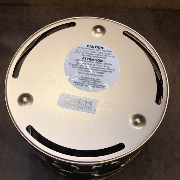 New BBW glitter snowman skiing 3wick candle holder - Picture 7 of 8